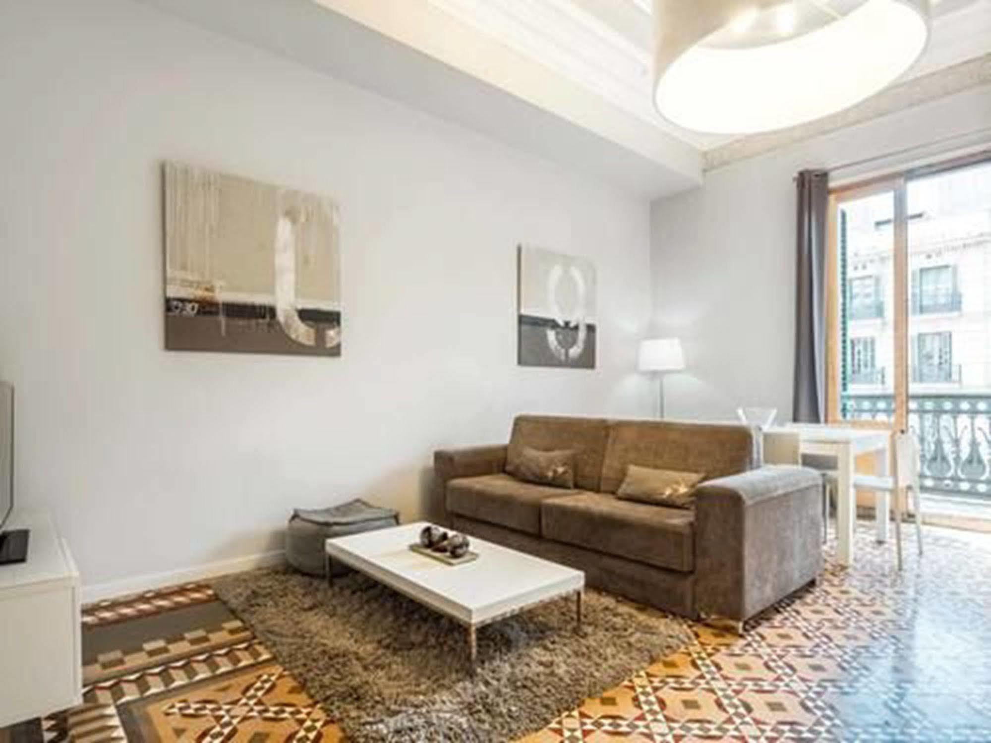 Rent Top Apartments Near Plaza De Catalunya Barcelona Exterior foto