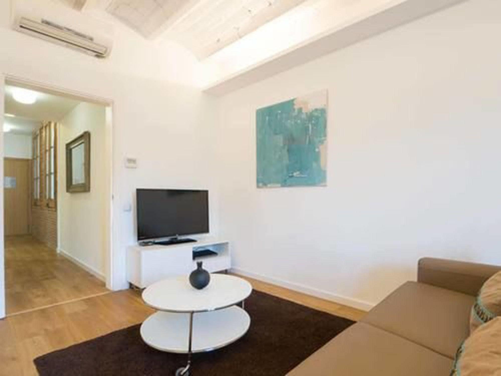 Rent Top Apartments Near Plaza De Catalunya Barcelona Exterior foto