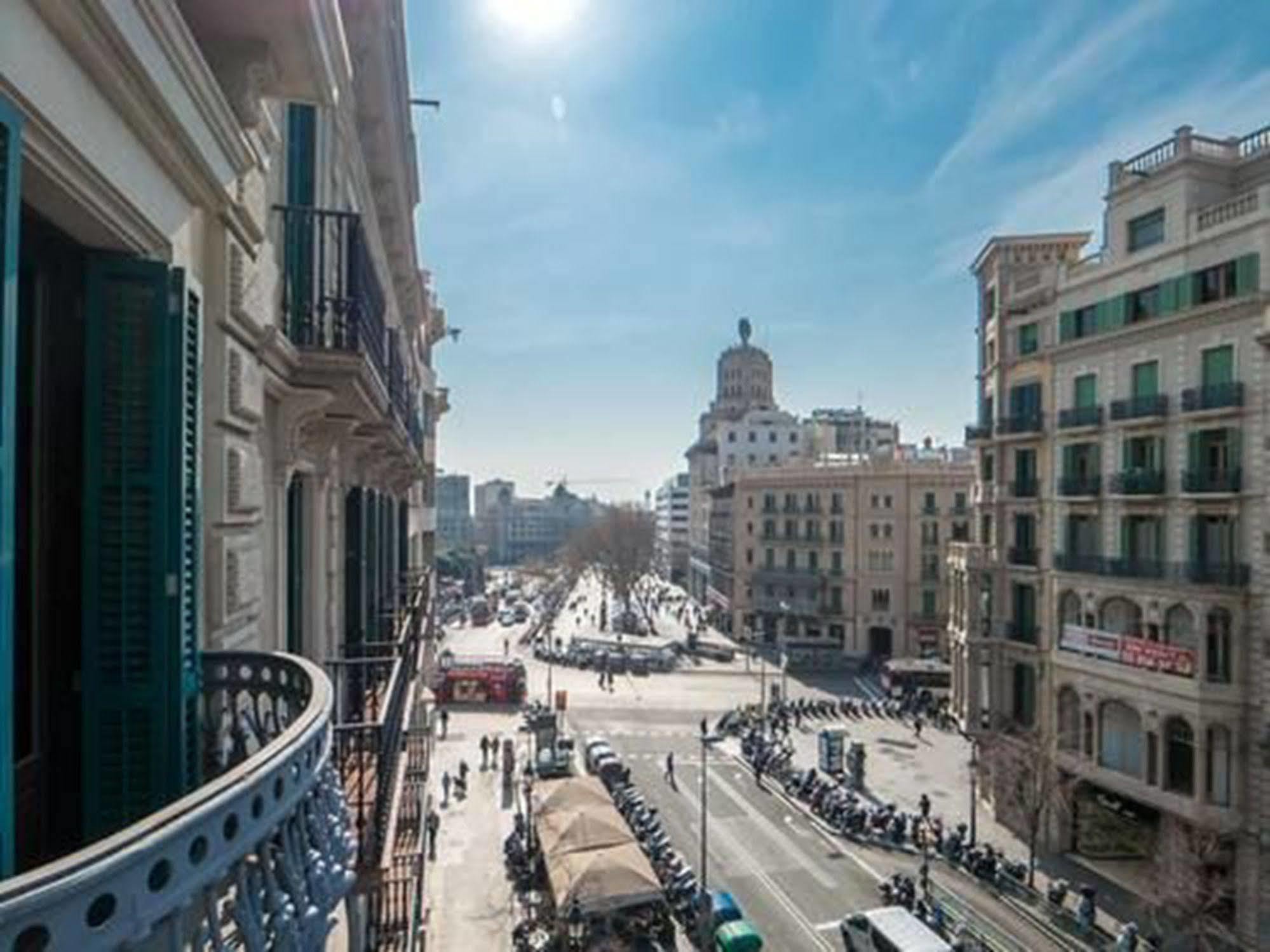Rent Top Apartments Near Plaza De Catalunya Barcelona Exterior foto